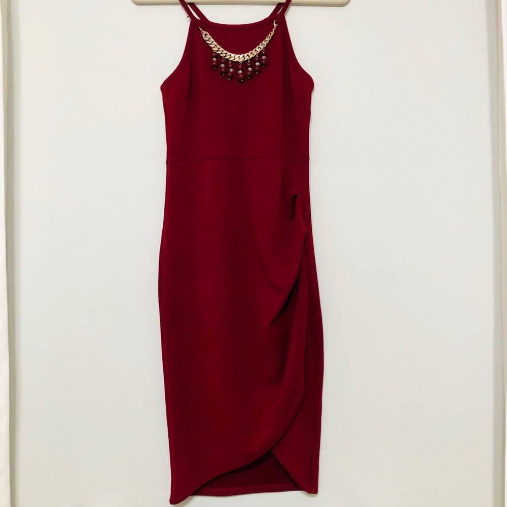 NWT Burgundy Dress with Cute Necklace - Picture 1 of 4